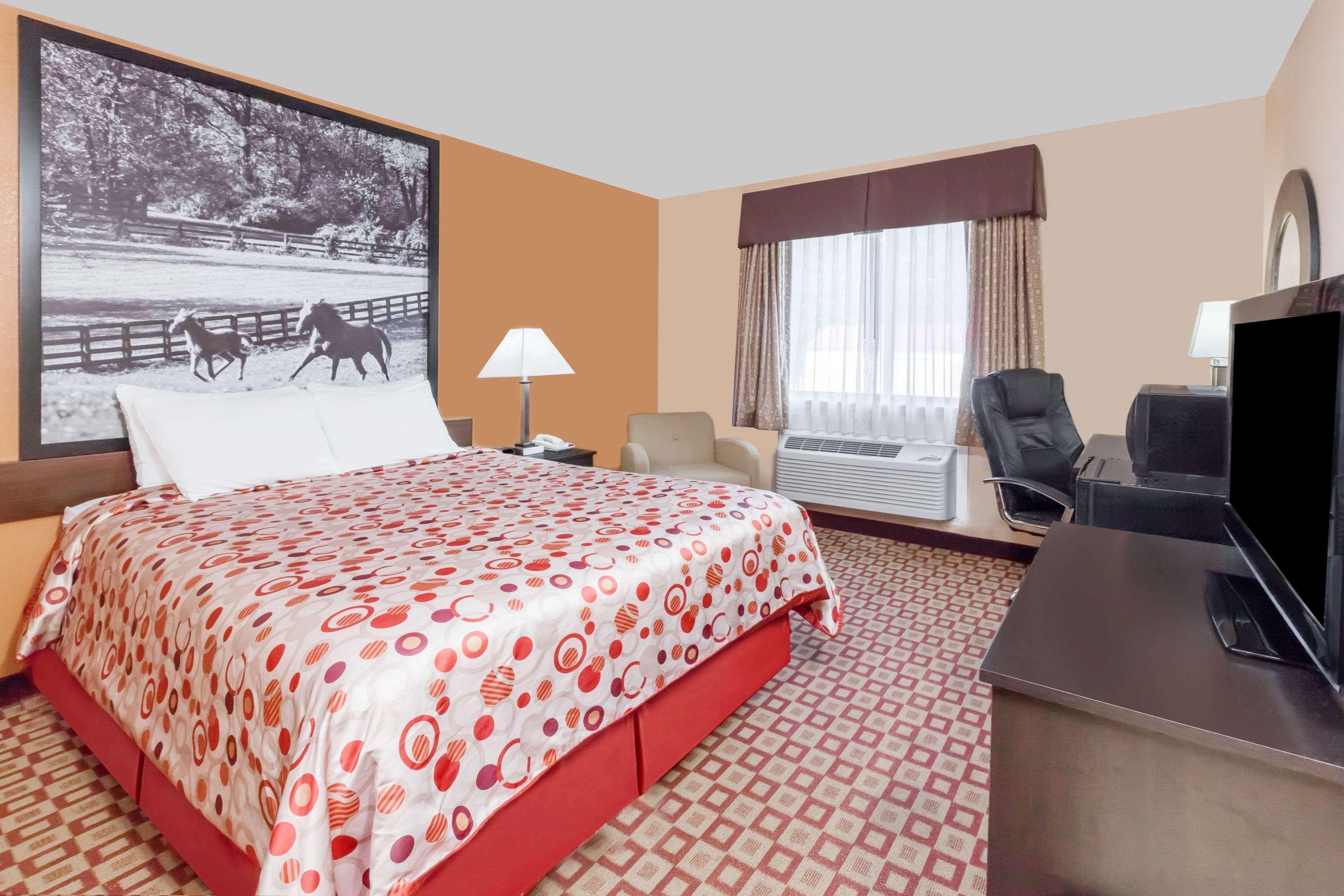 Super 8 South By Wyndham Hotel Боулинг Грийн Екстериор снимка