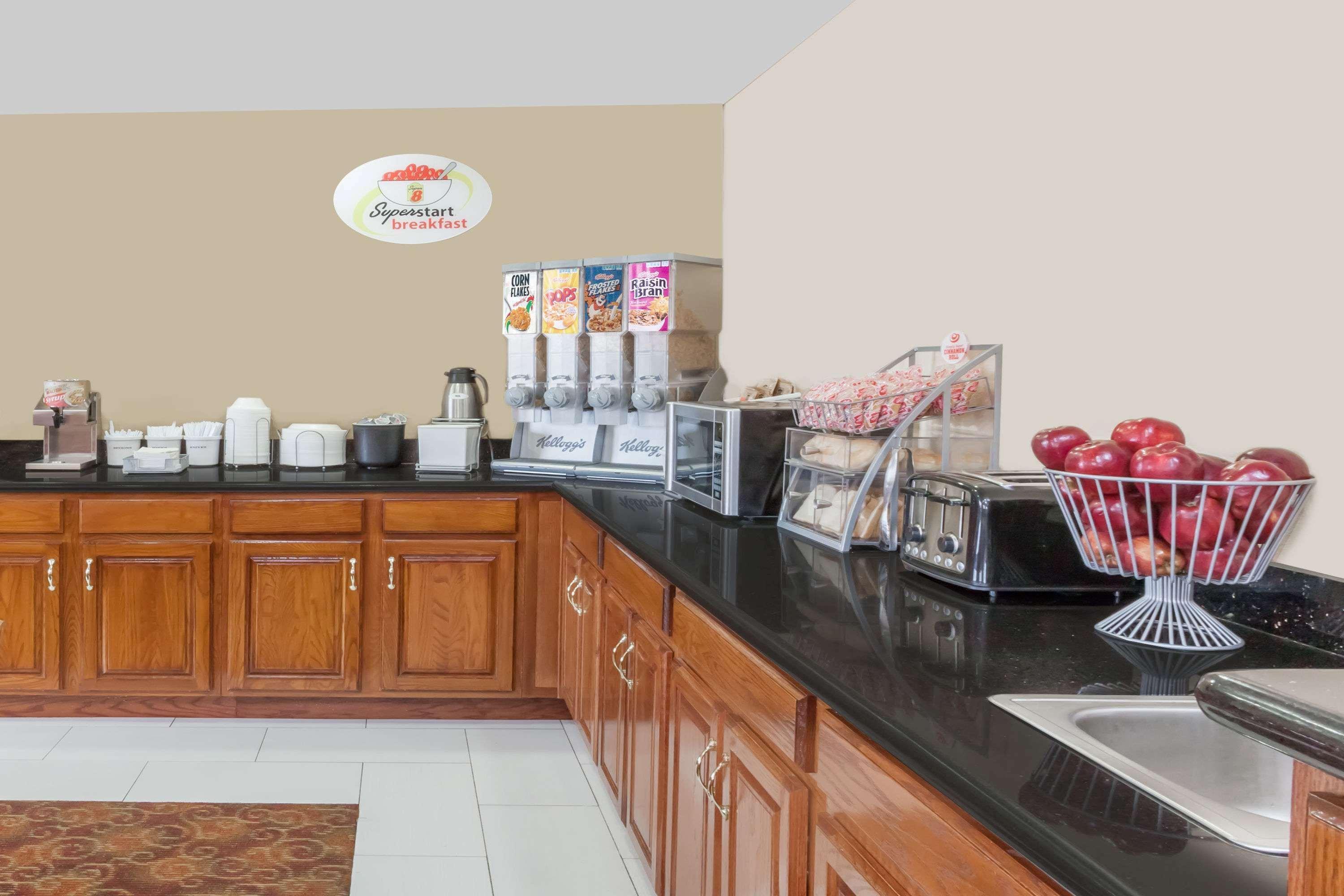 Super 8 South By Wyndham Hotel Боулинг Грийн Екстериор снимка