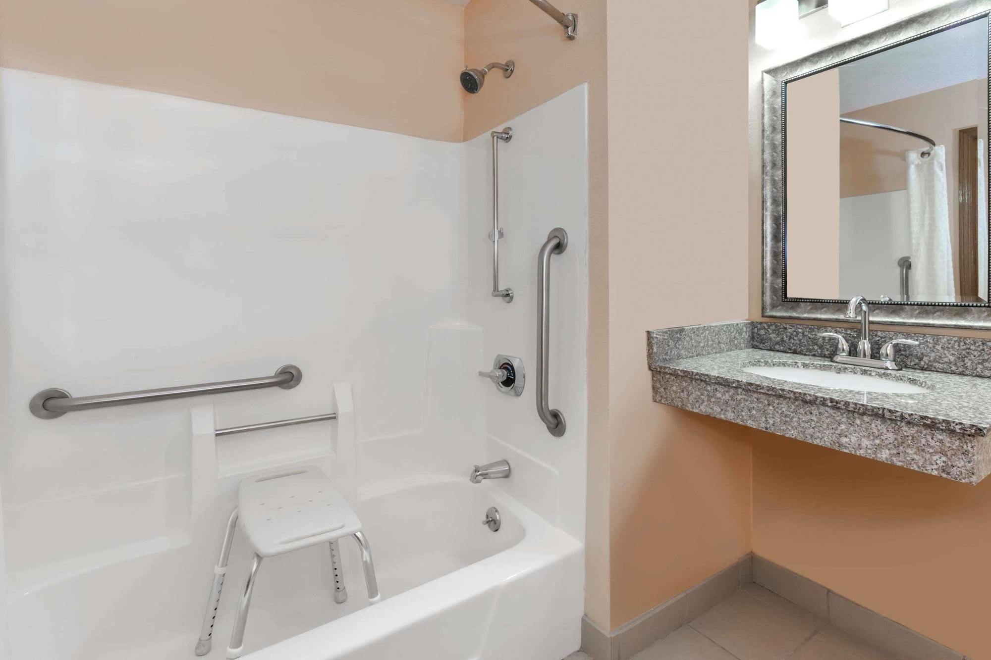 Super 8 South By Wyndham Hotel Боулинг Грийн Екстериор снимка